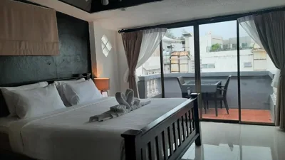 Big Boys' Bed & Burger - Patong Beach – Photos 13