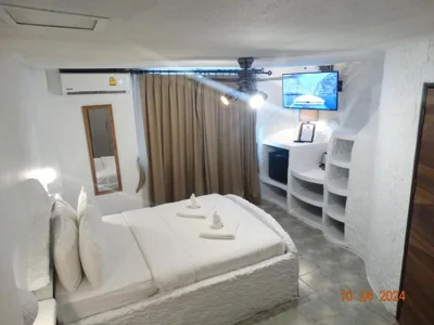 Chambre double — Big Boys' Bed & Burger - Patong Beach